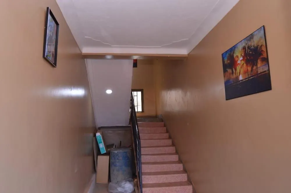 Yobo'S Complex Guest House Kampala Uganda
